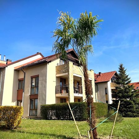 Luxus Golf Apartment Buk Exterior foto