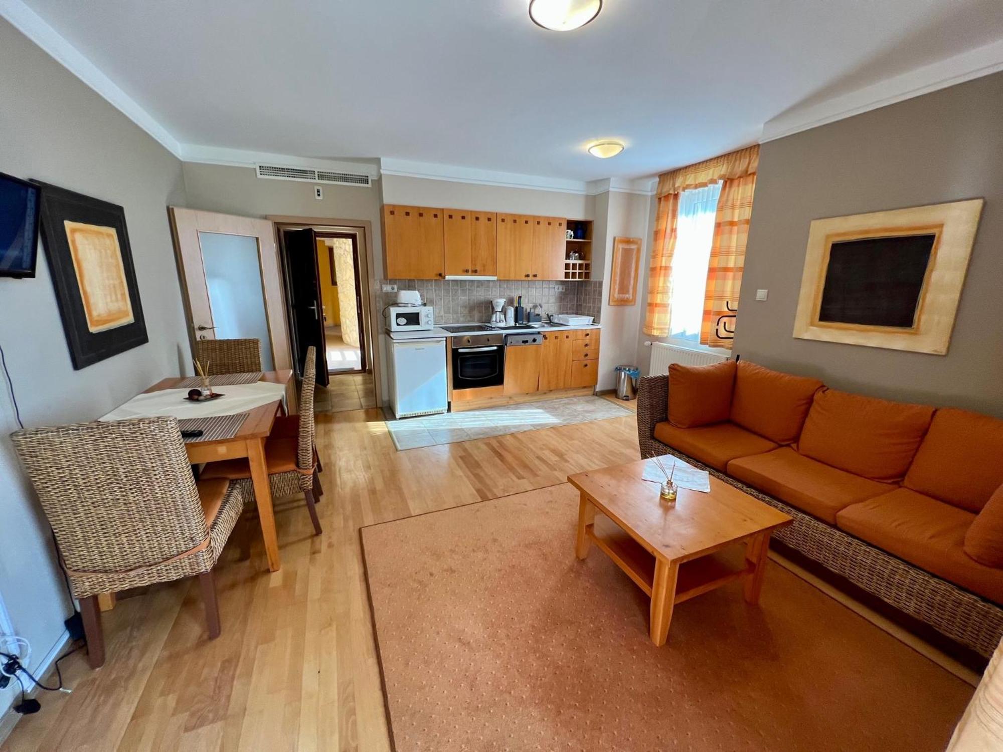 Luxus Golf Apartment Buk Exterior foto