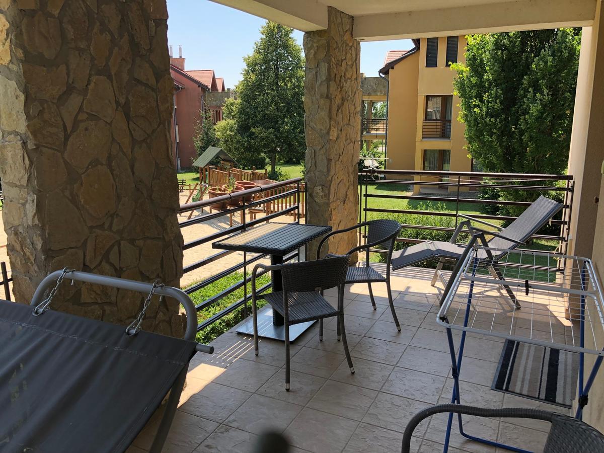 Luxus Golf Apartment Buk Exterior foto